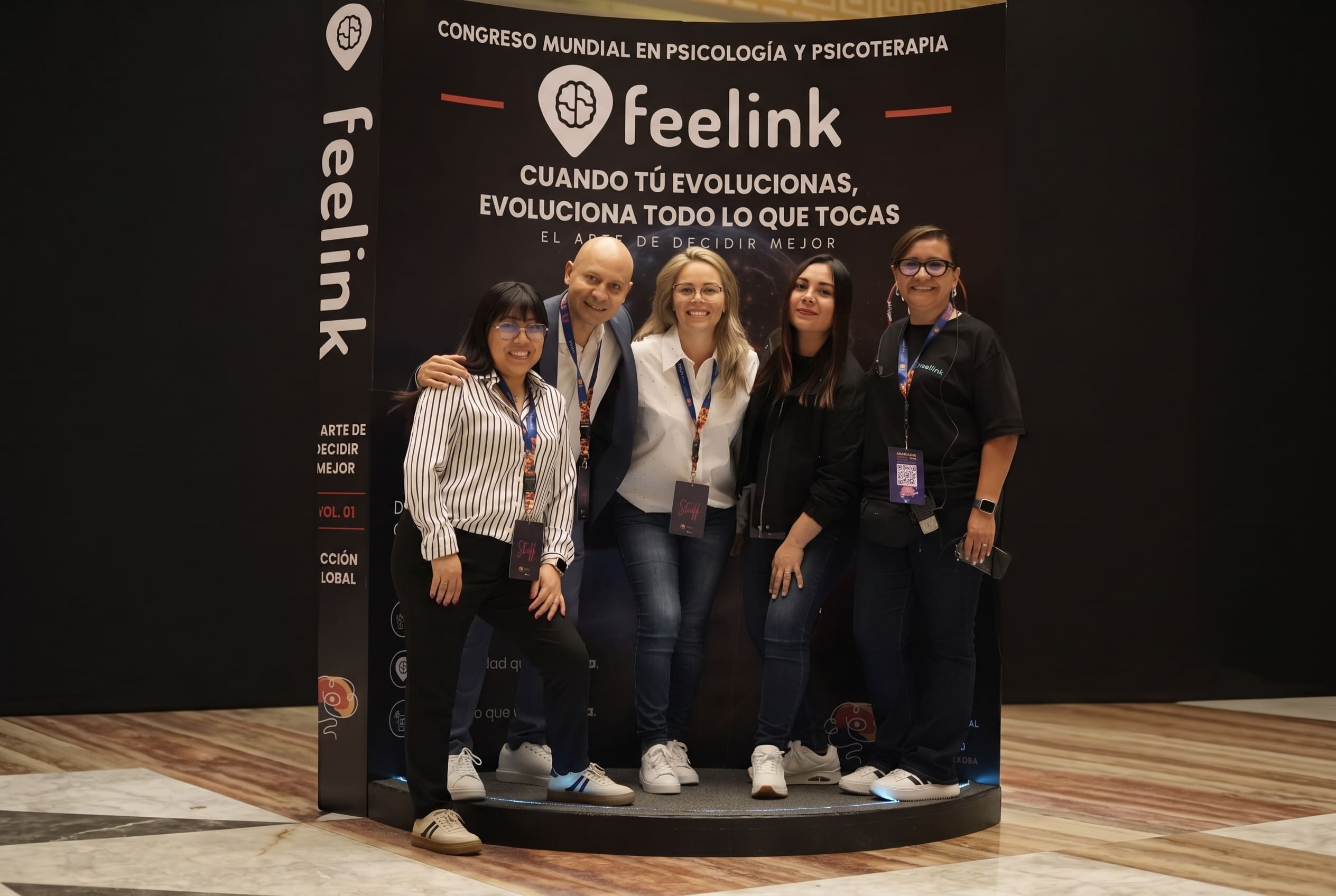 Cuando estudias con feelink, estudias con los mejores especialistas del mundo